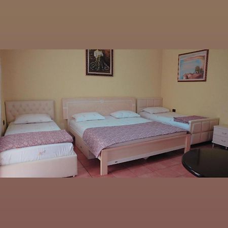Alen Bar Hotel Тирана Экстерьер фото