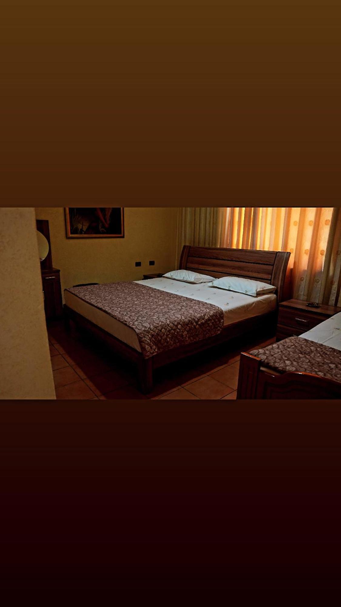 Alen Bar Hotel Тирана Экстерьер фото