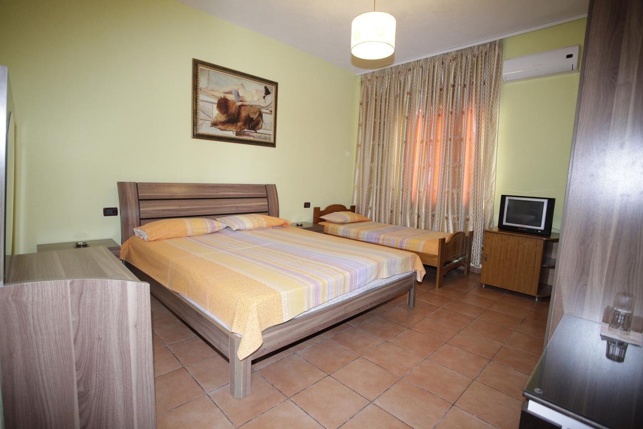 Alen Bar Hotel Тирана Экстерьер фото